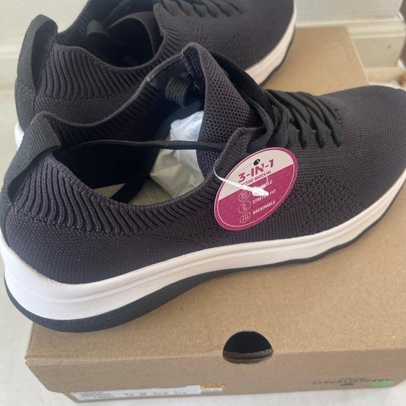 Clarks Cloudsteppers Size 10 Sneaker Circuit Tie Black Knit Womens  NIB - Picture 4 of 7